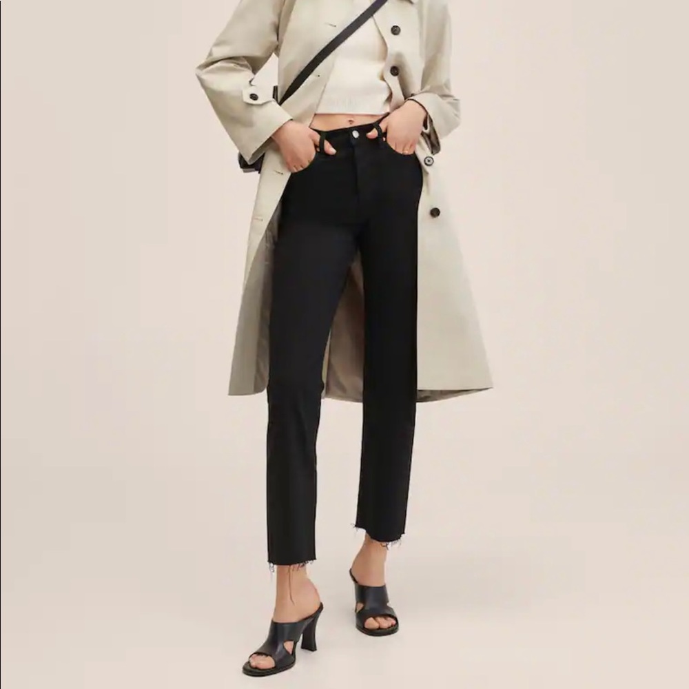 Black High-Waisted Straight Leg Jeans (cropped) - Mango